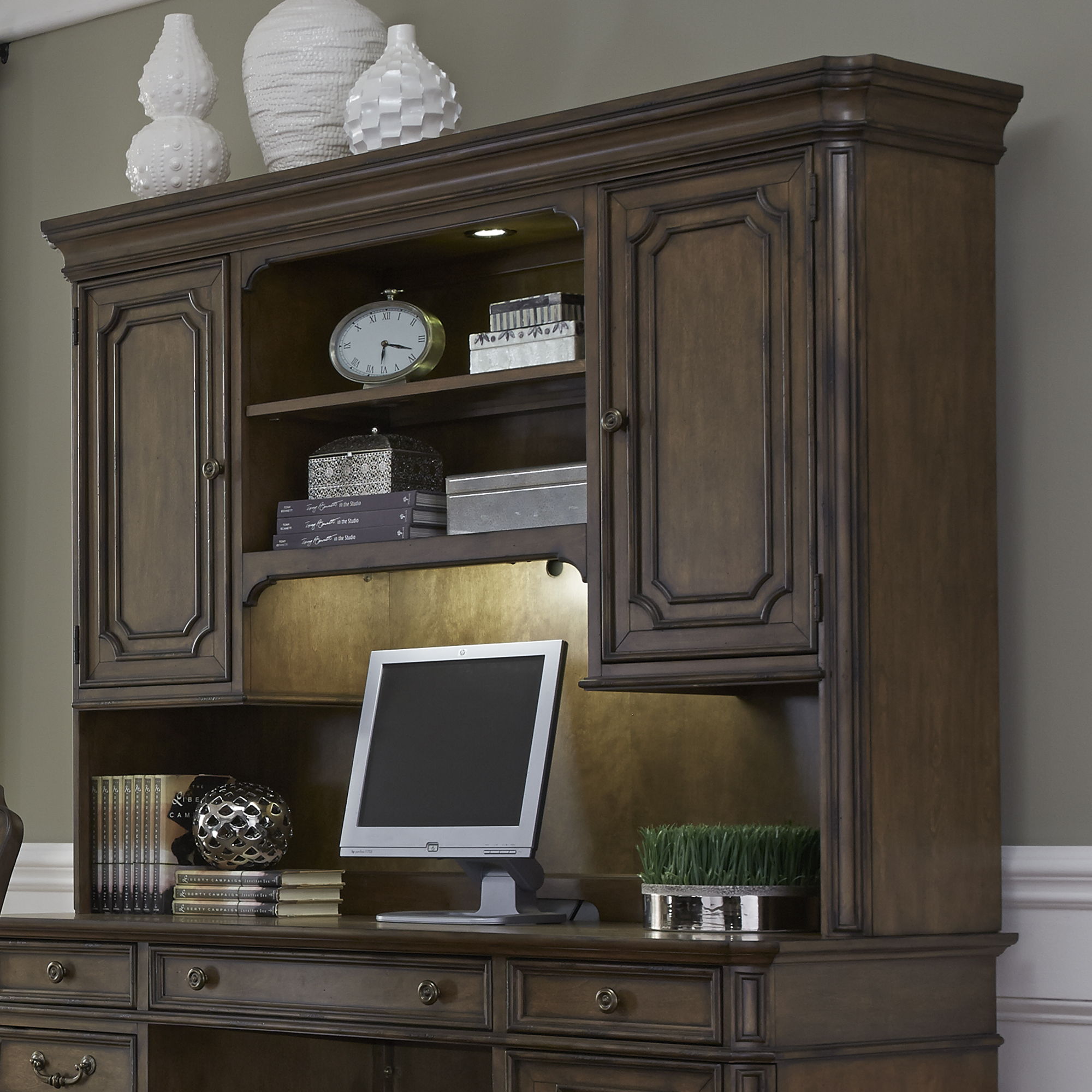 Amelia - Jr Executive Credenza Hutch - Antique Toffee